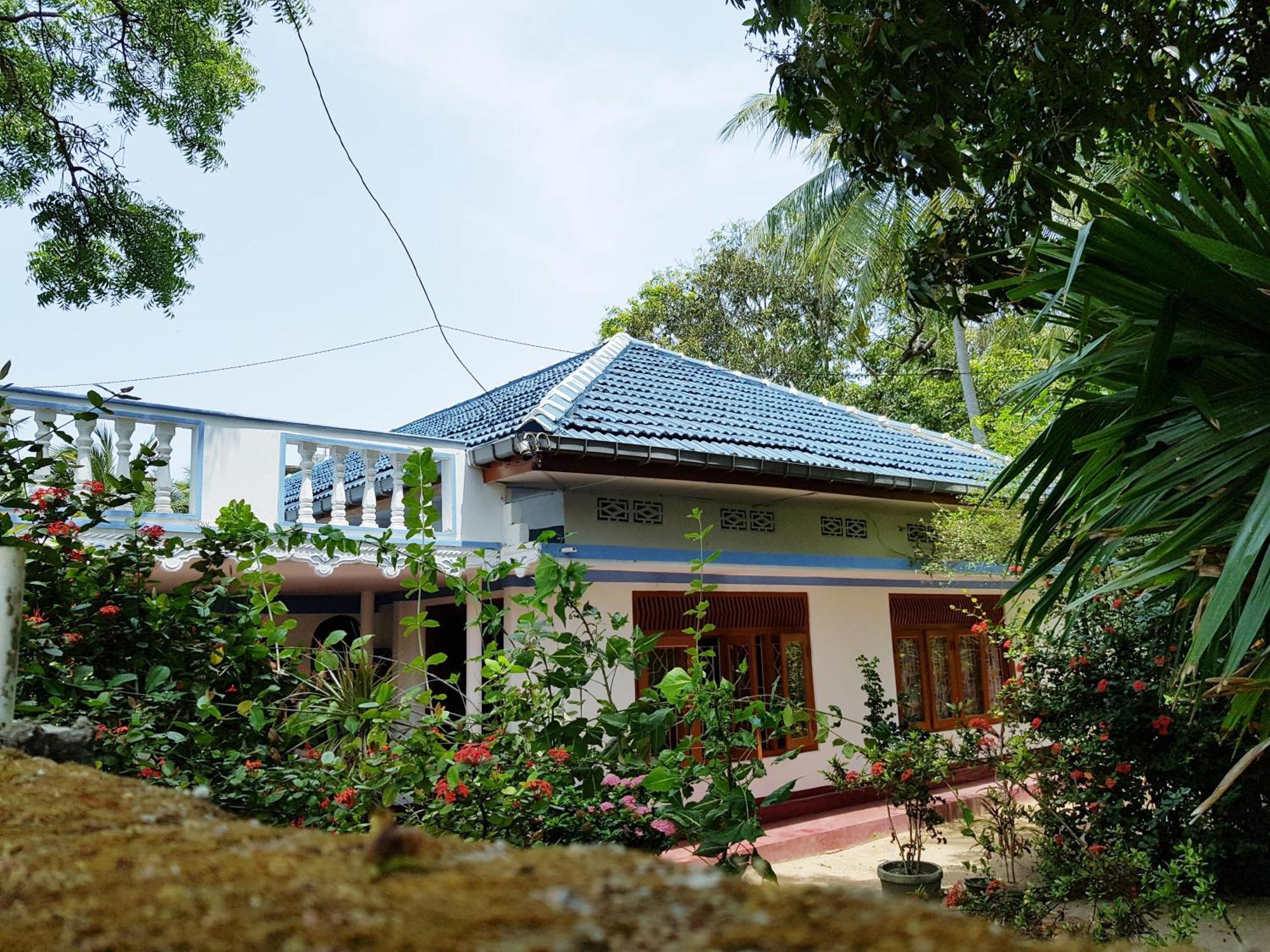 Breeze Guest House Trincomalee Exterior foto