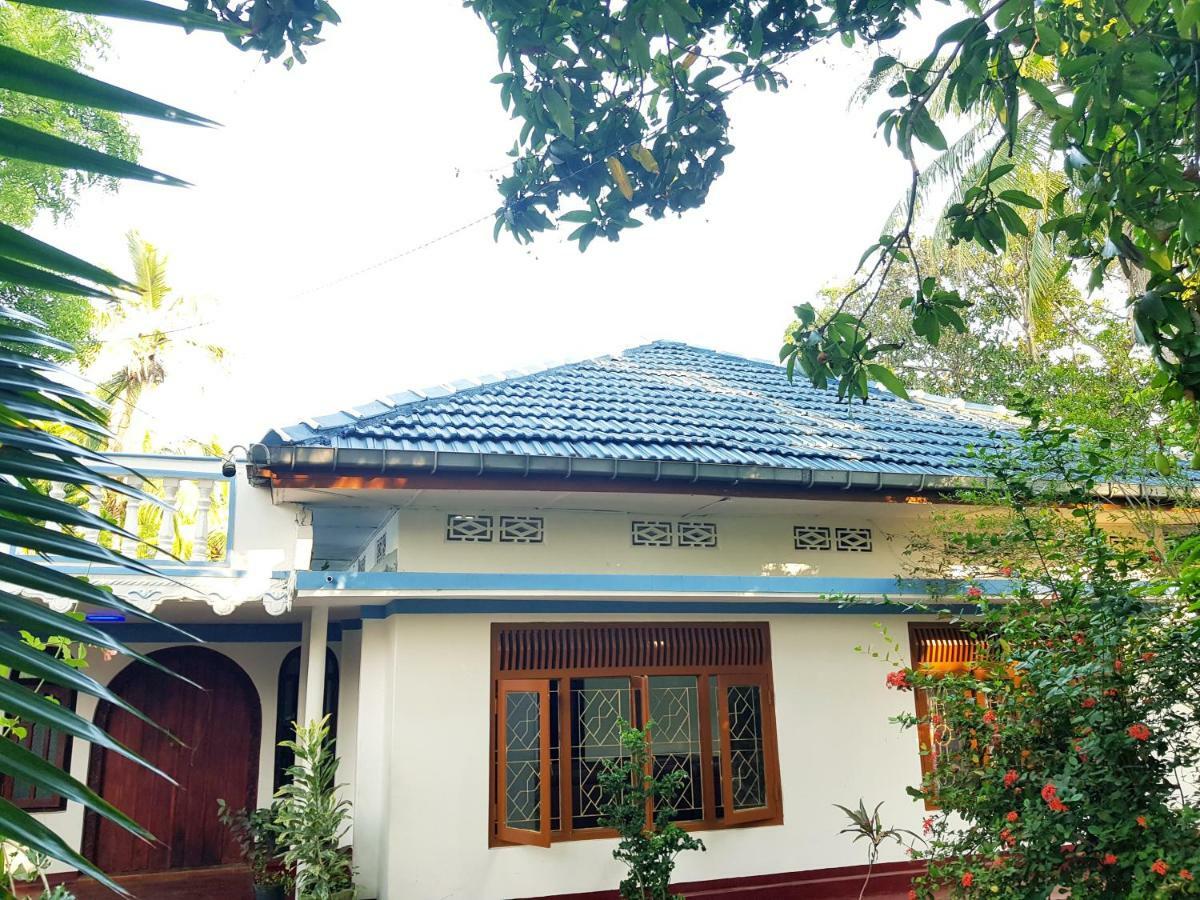 Breeze Guest House Trincomalee Exterior foto